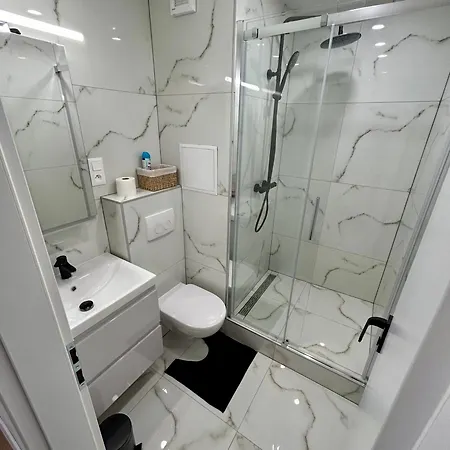 شقة Apartmanovy Bakossova *